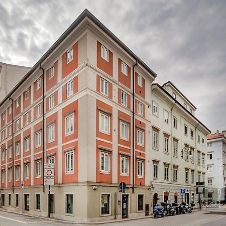 Taste Of Trieste Center 外观 照片